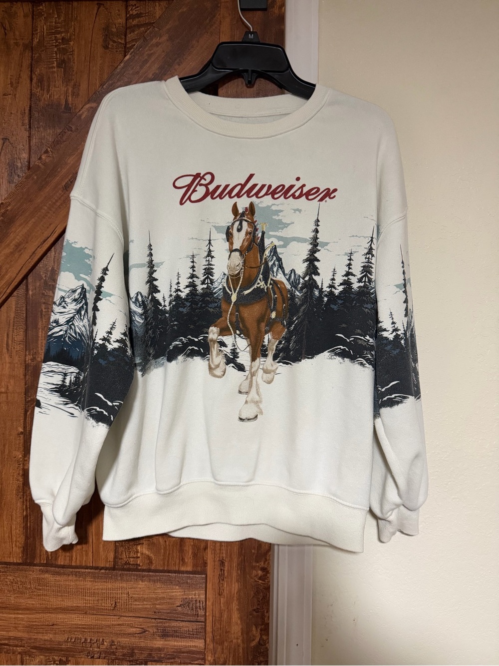 Budweiser Women Oversized Clydesdale Crewneck Sweatshirt. Size Small
